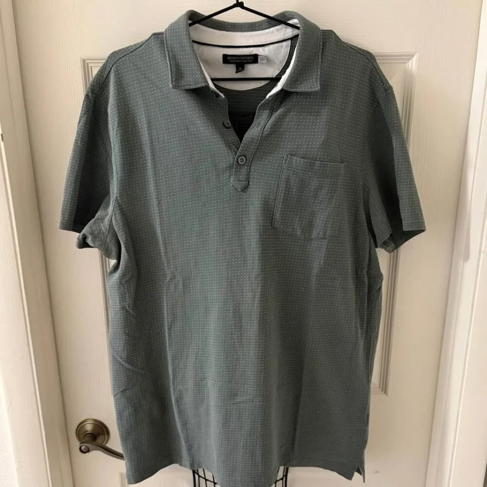 Banana Republic Mens XL Green w/White MiniDots Performance Pique Polo EUC Office
